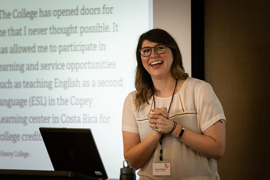 Rachael Wilbur presenting at the 2019 LiveWhale Conference.